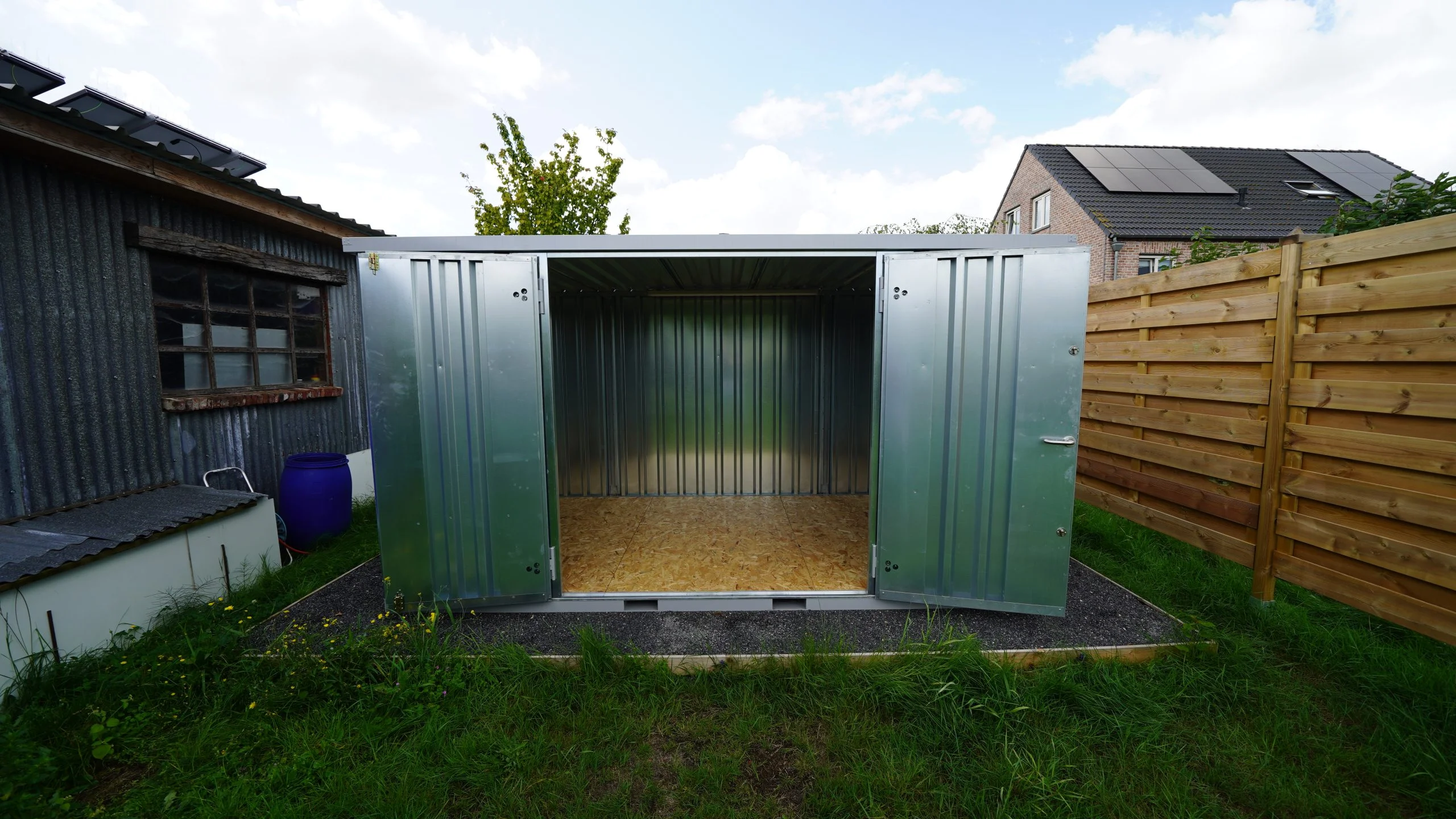 Contenedor de almacenamiento de 4 x 2 metros – con puerta doble en el lado largo - Imagen 3