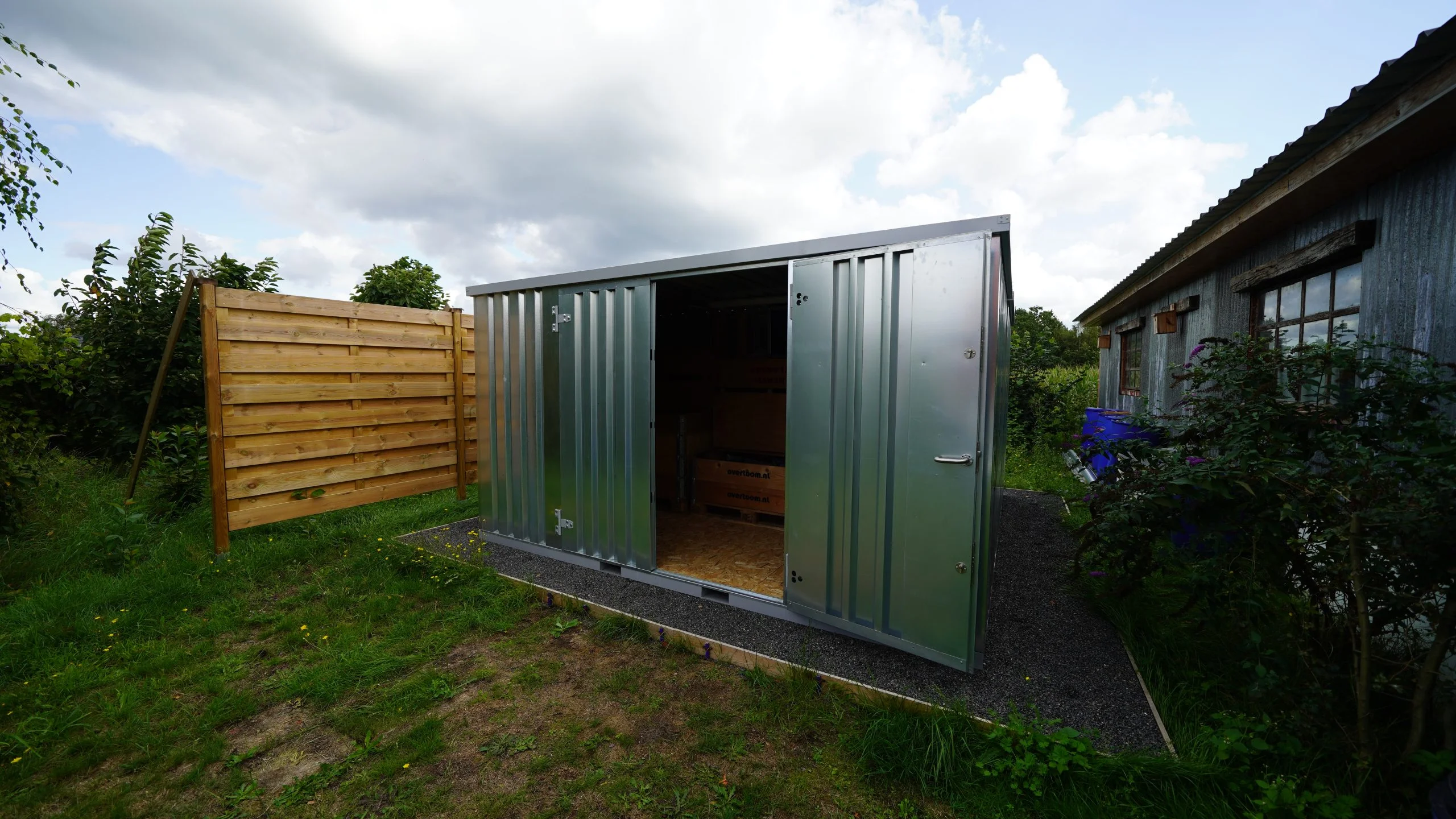 Contenedor de almacenamiento de 4 x 2 metros – con puerta doble en el lado largo - Imagen 4