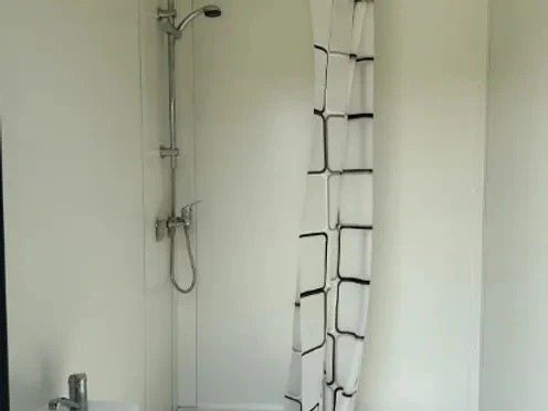 Contenedor Sanitario con 3 Cabinas - Imagen 11