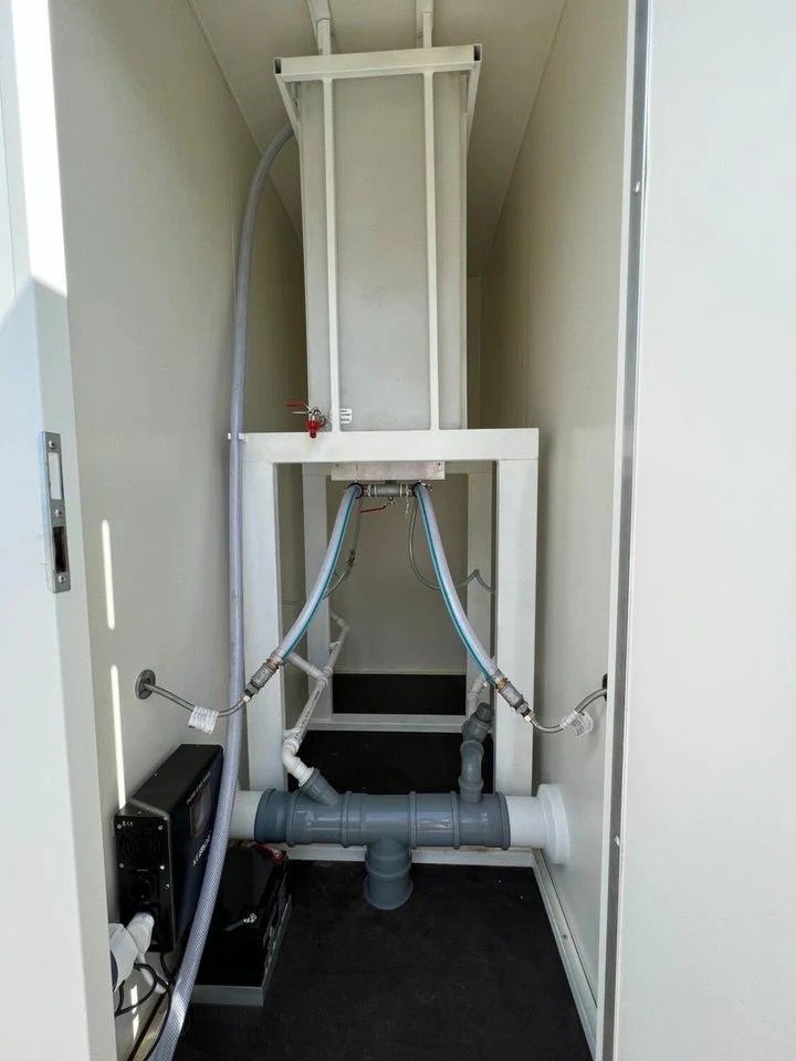 Remolque Sanitario Autónomo con Tanques - Imagen 11