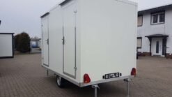 Alternative view of Remolque Sanitario con Doble Aseo