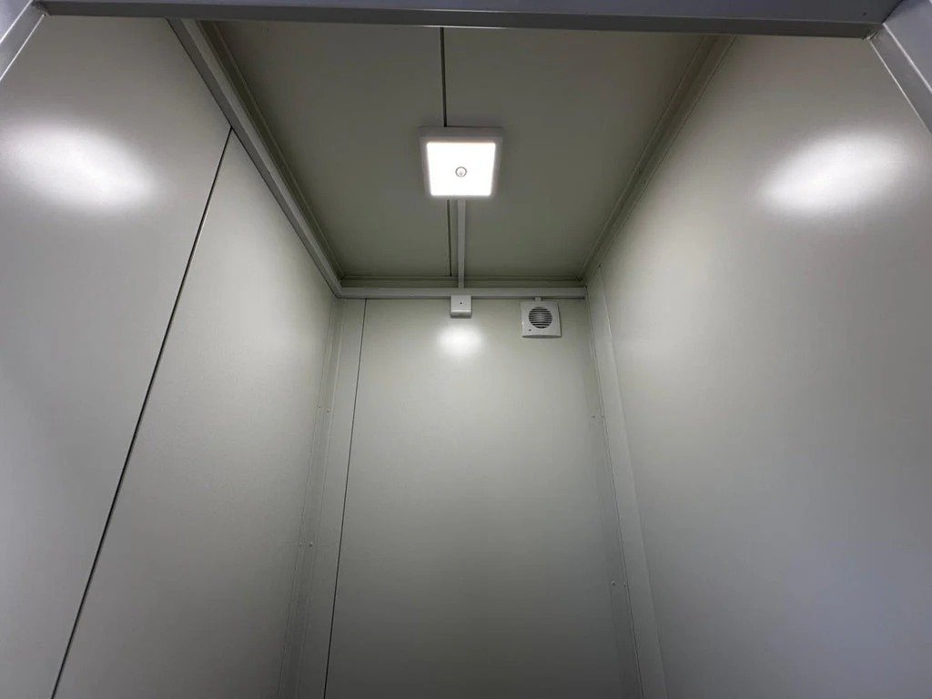 Contenedor Sanitario con Múltiples Unidades: Funcionalidad y Espacio - Imagen 8